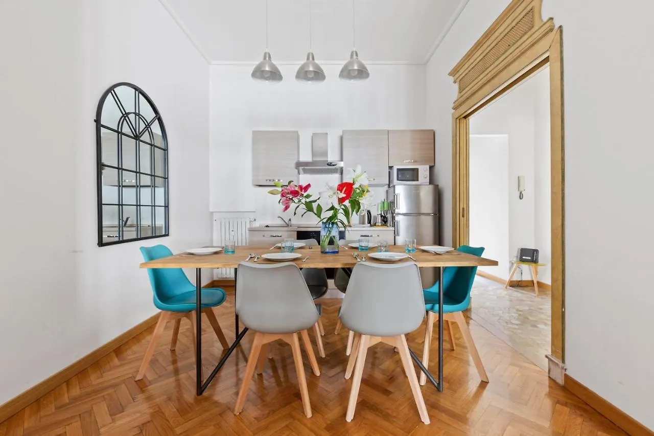 Roomy Apartment Duomo&San Babila Milano Italia