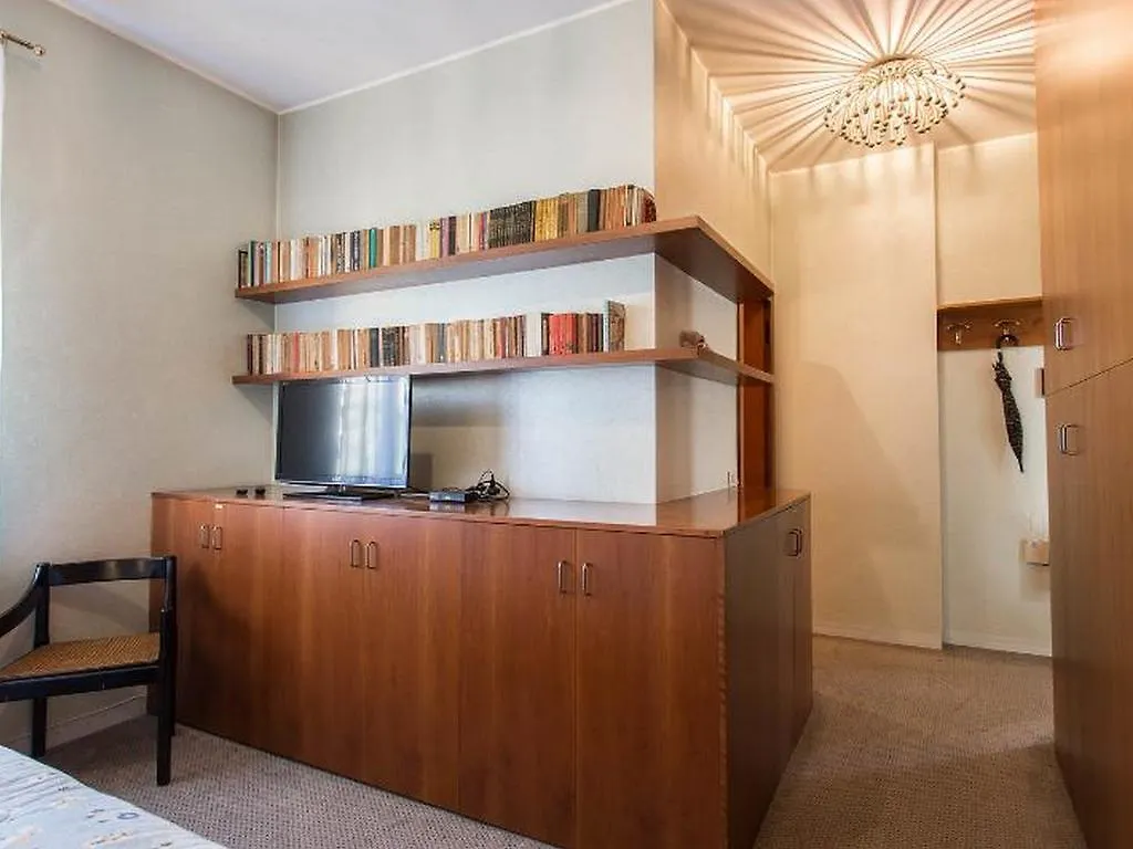 Roomy Apartment Duomo & San Babila Milan