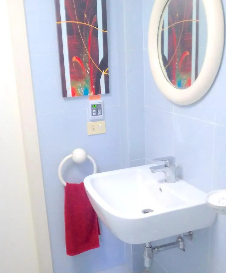 Roomy Apartment Duomo & San Babila Milan Italy