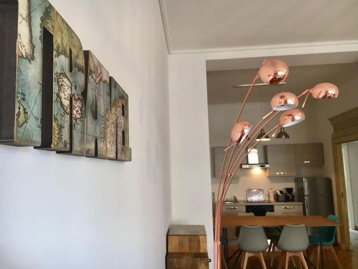 Roomy Apartment Duomo & San Babila Milan