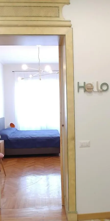 Roomy Apartment Duomo & San Babila Milan Italy