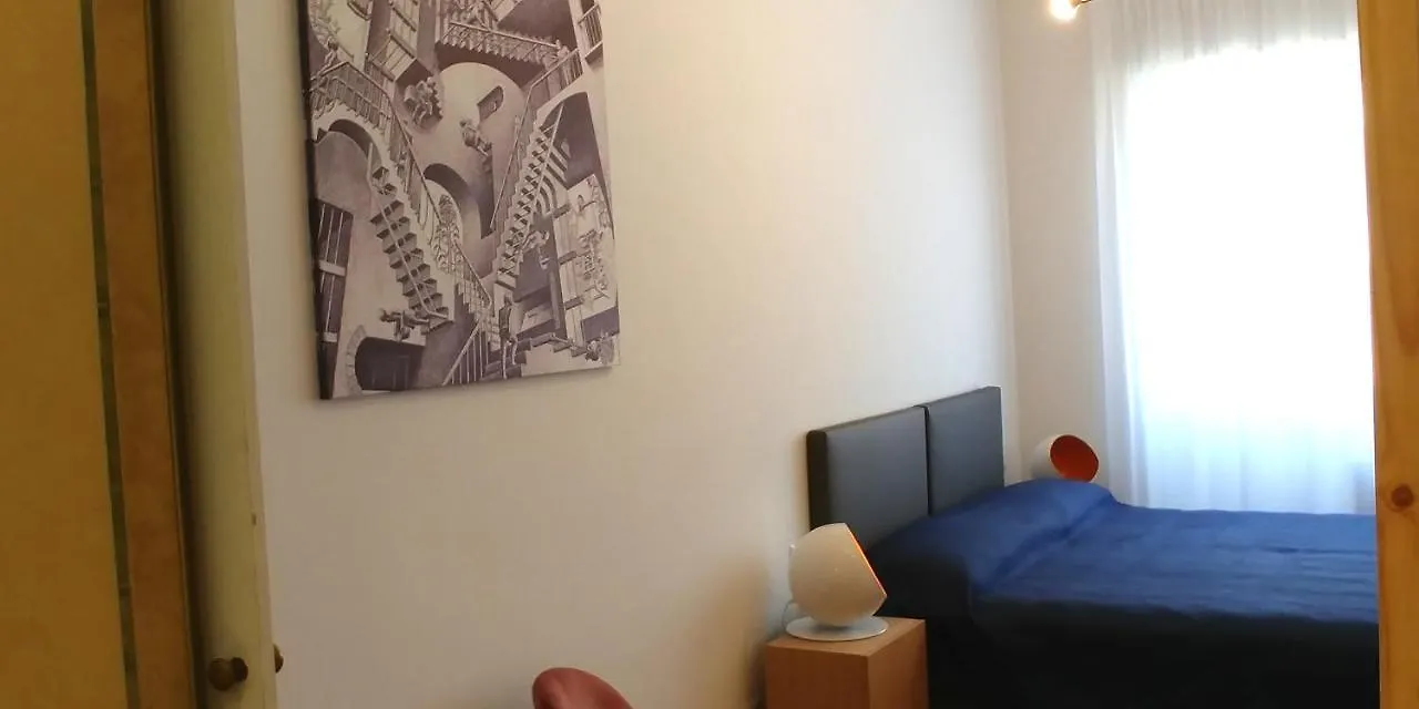 Roomy Apartment Duomo & San Babila Milan