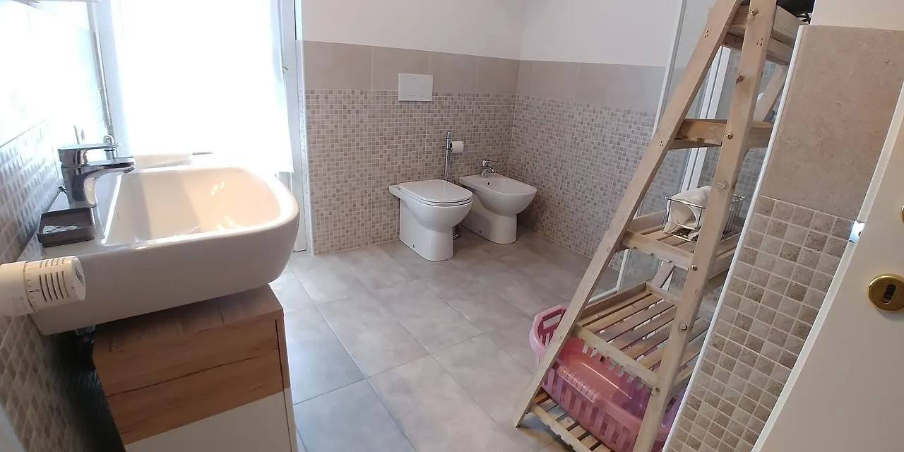 Roomy Apartment Duomo & San Babila Milan