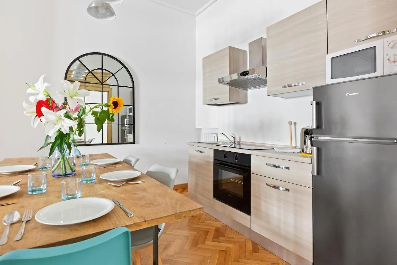 Roomy Apartment Duomo & San Babila Milan