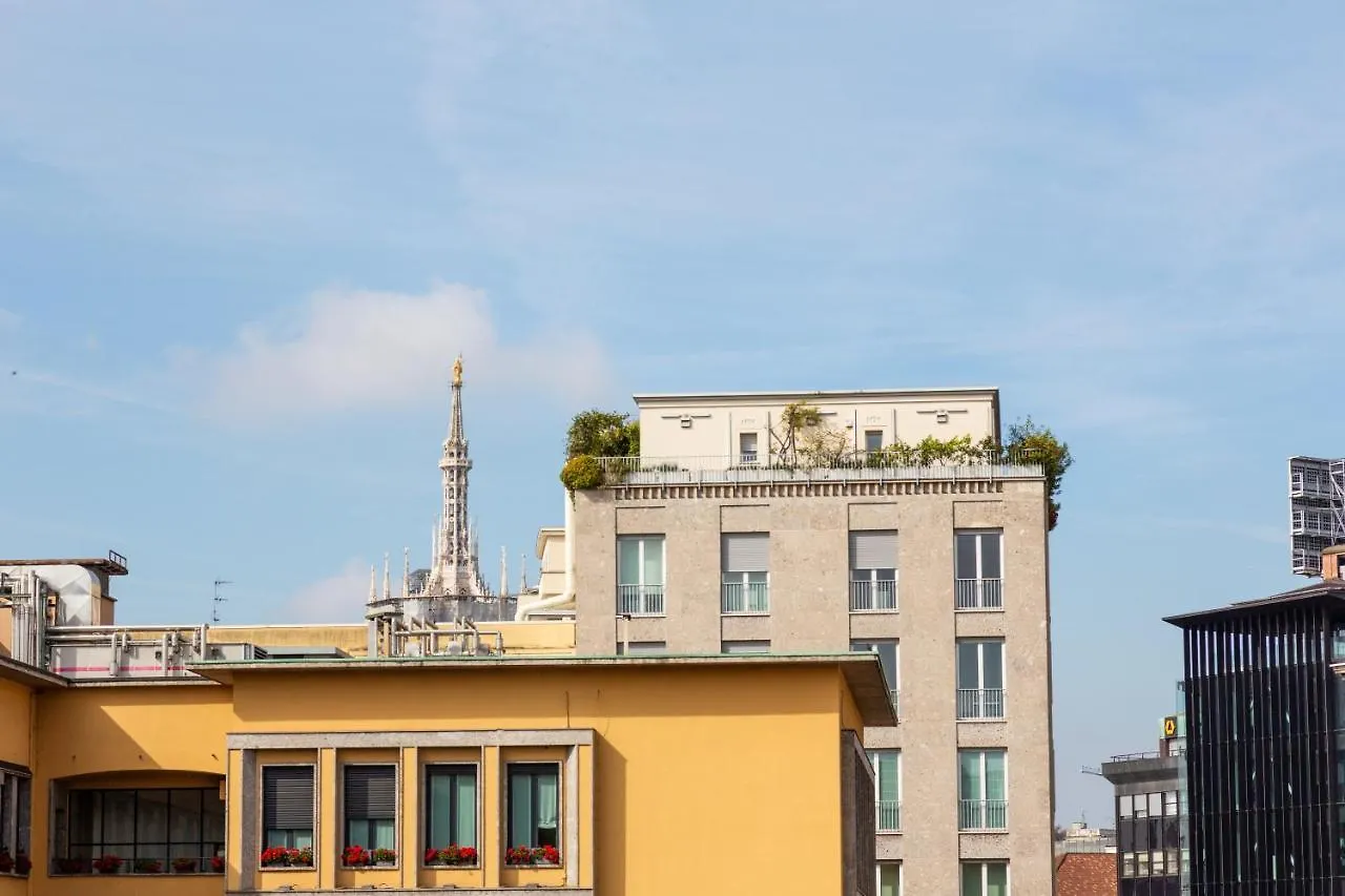 Roomy Apartment Duomo & San Babila Milan
